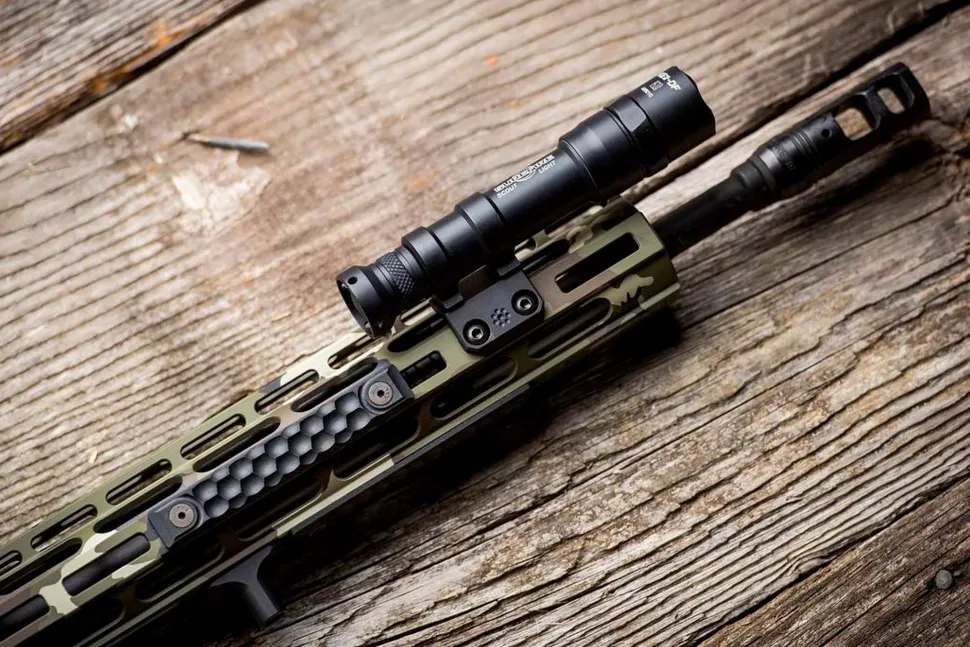 Arisaka Defense Offset Scout Mount M-Lok valokiinnike