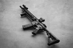 Arisaka Defense Vertical Grip pystykahva, M-Lok, Musta