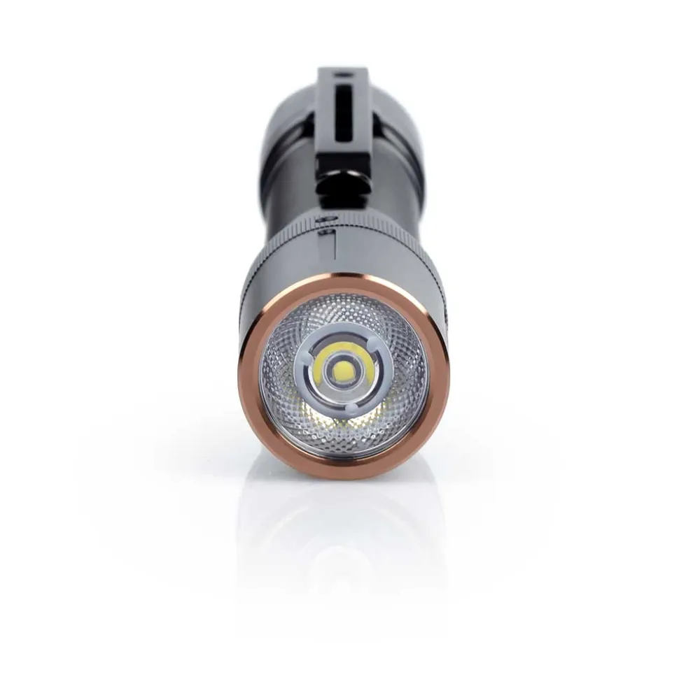 Fenix E20 V2.0 käsivalaisin