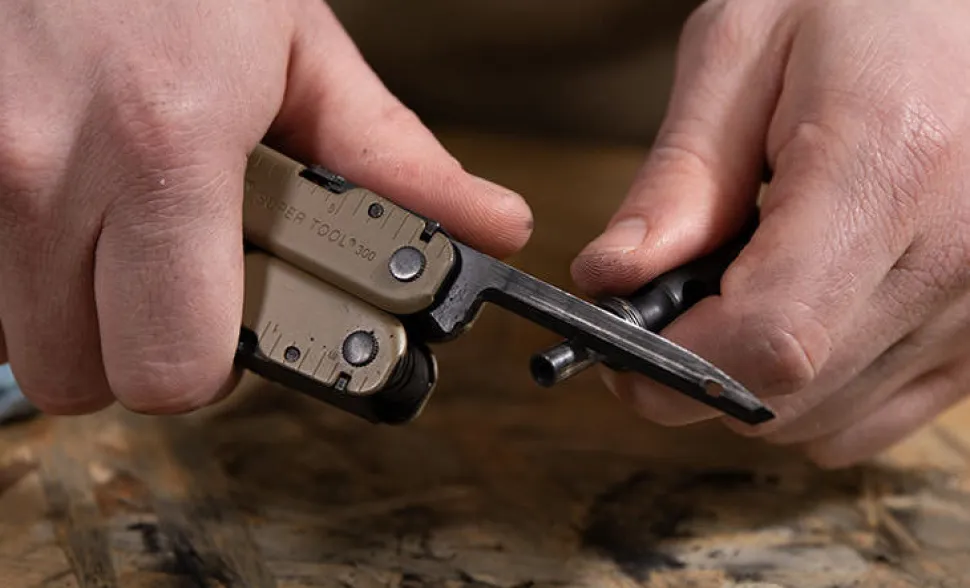Leatherman Super Tool 300M monitoimityökalu, musta