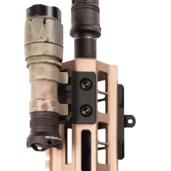 Magpul M-LOK Offset Light/Optic Mount kiinnityskisko, alumiini