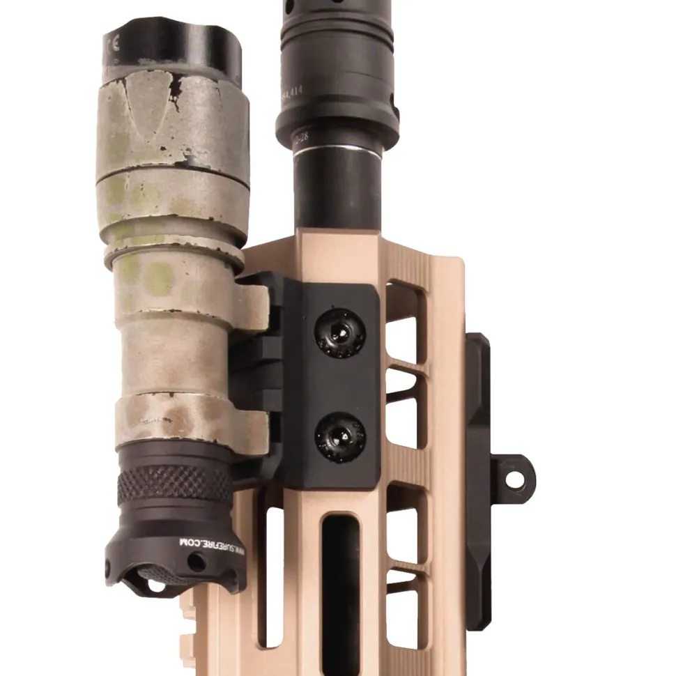 Magpul M-LOK Offset Light/Optic Mount kiinnityskisko, alumiini