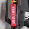 Varusteleka avaimenperä, REMOVE BEFORE FIGHT