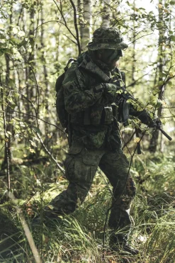 Varusteleka CP15 Taistelureppu pehmustetuilla olkaviilekkeillä