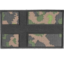 Varusteleka Suomen lippumerkki, 154 x 94 mm, M05 metsäkuvio